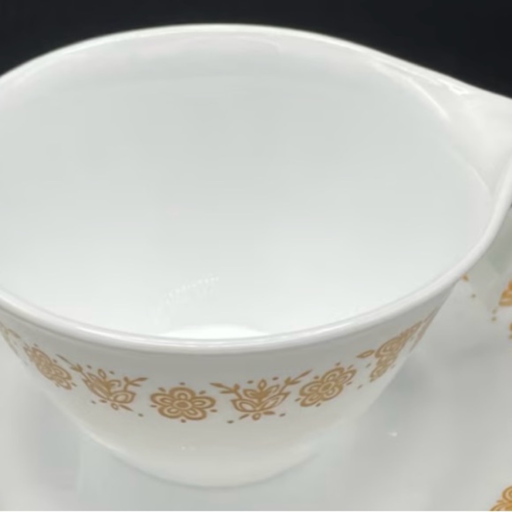 CORELLE: Vintage White and Gold Floral Teacup
